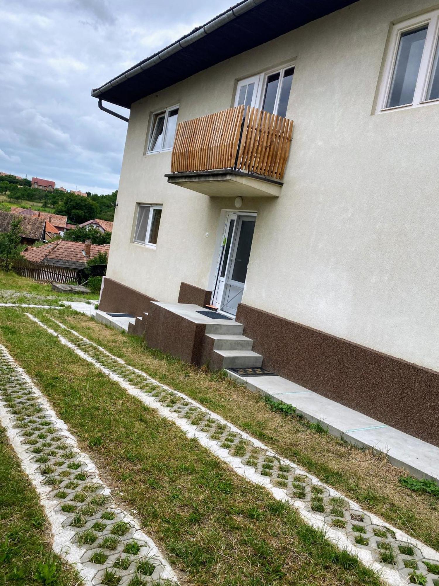 Farkaslaki Kulcsoshaz Lupeni (Harghita) Exterior photo